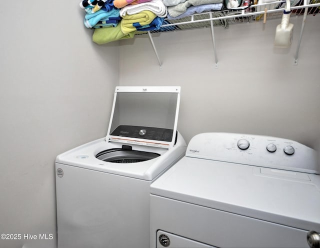 laundry room featuring laundry area and independent washer and dryer