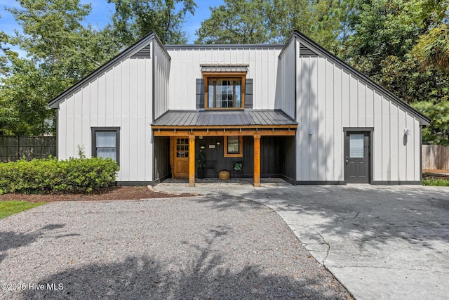 modern farmhouse style home featuring a porch