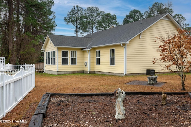 125 Neeley Ln, New Bern, NC 28560 - exterior space with a fenced backyard and a garden