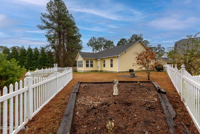 125 Neeley Ln, New Bern, NC 28560 - view of yard featuring fence