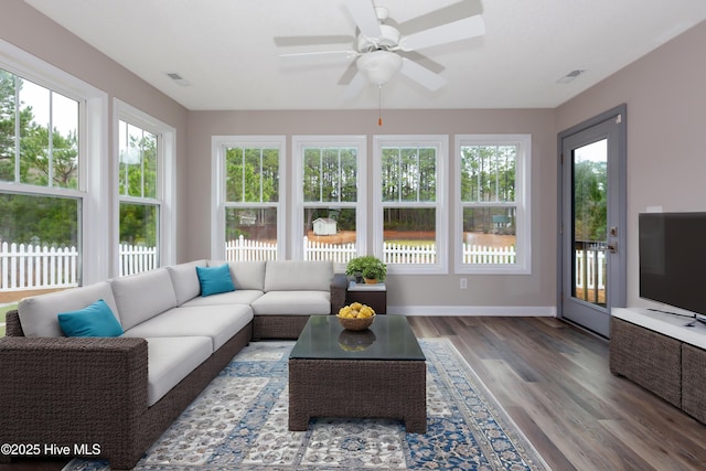 125 Neeley Ln, New Bern, NC 28560 - sunroom with a wealth of natural light and visible vents