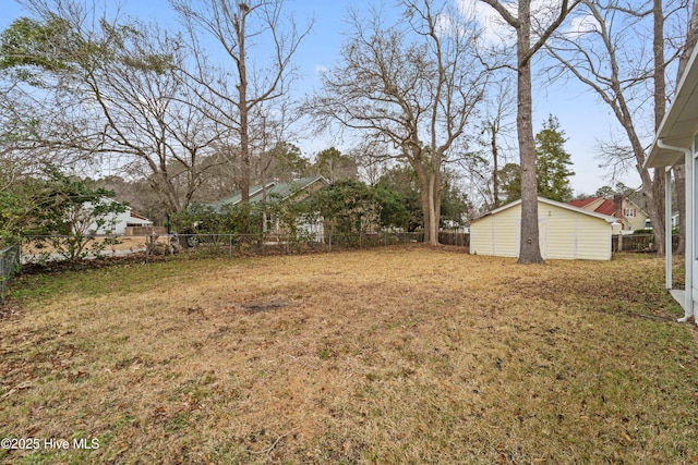 view of yard with a storage shed