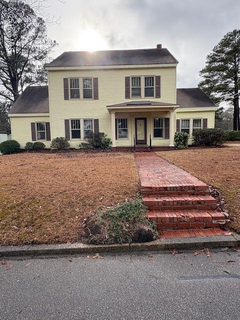 view of front facade featuring a porch