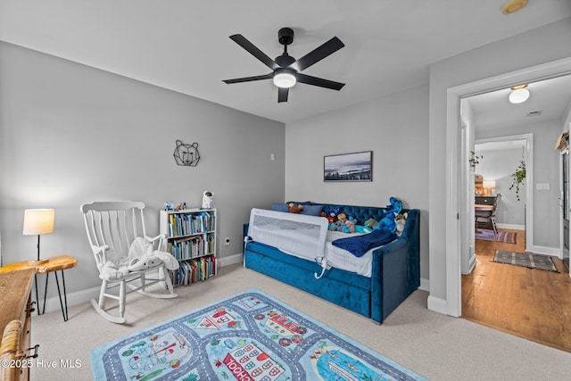 bedroom with ceiling fan