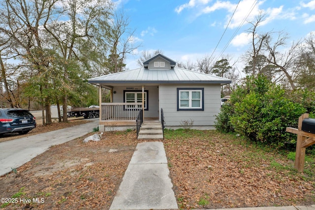 bungalow-style house featuring covered porch