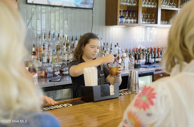 bar featuring a dry bar