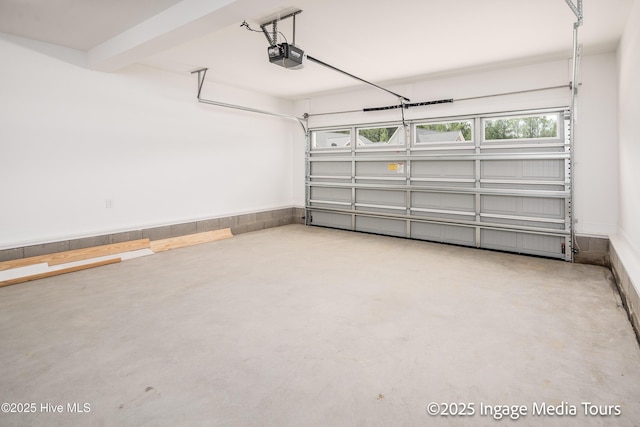 1200 Hunley Ct, Winterville, NC 28590 - garage featuring a garage door opener