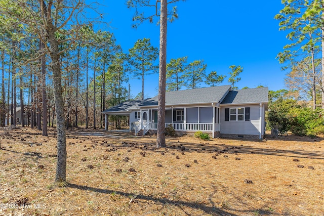 ranch-style house featuring crawl space and a porch