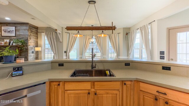 dining room featuring light tile patterned flooring and baseboards