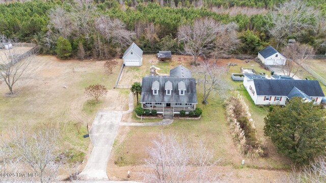 detached garage with fence