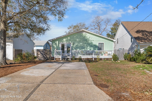 bungalow featuring covered porch