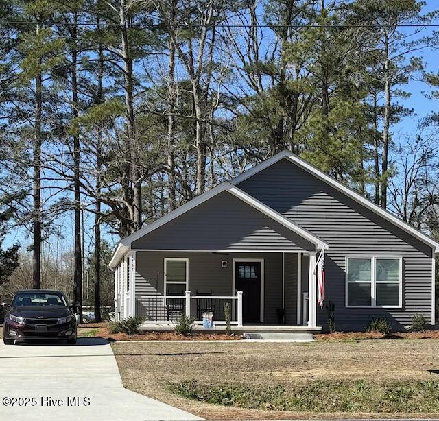 view of front of property with covered porch