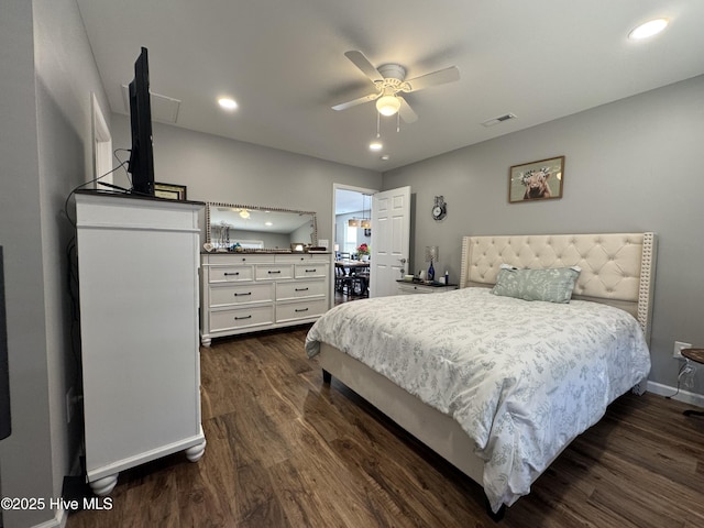 bedroom featuring ceiling fan, recessed lighting, visible vents, baseboards, and dark wood-style floors