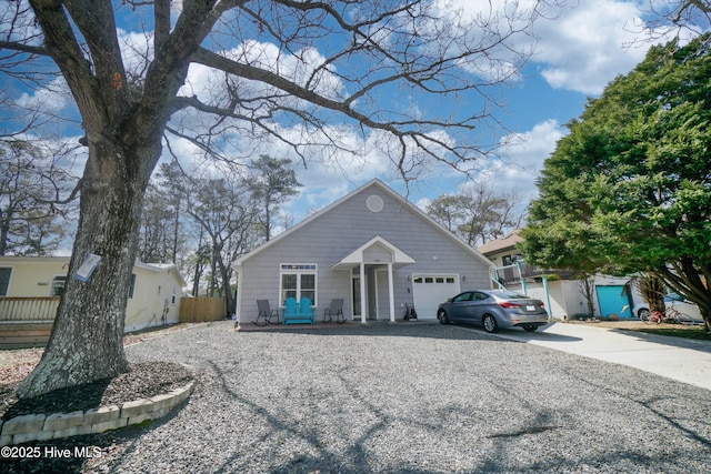 view of front of property featuring driveway