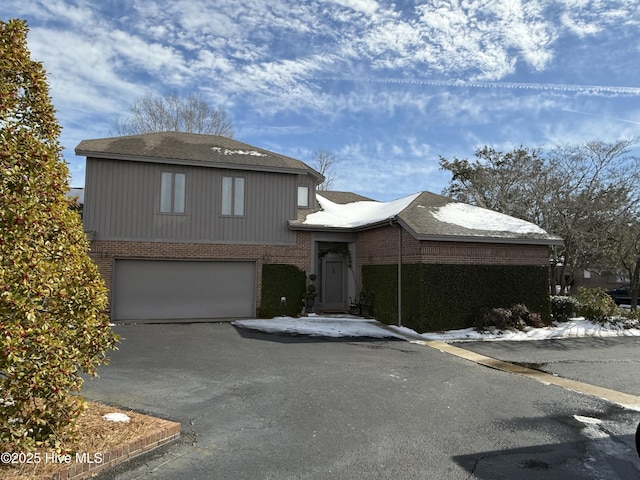 view of front facade with a garage