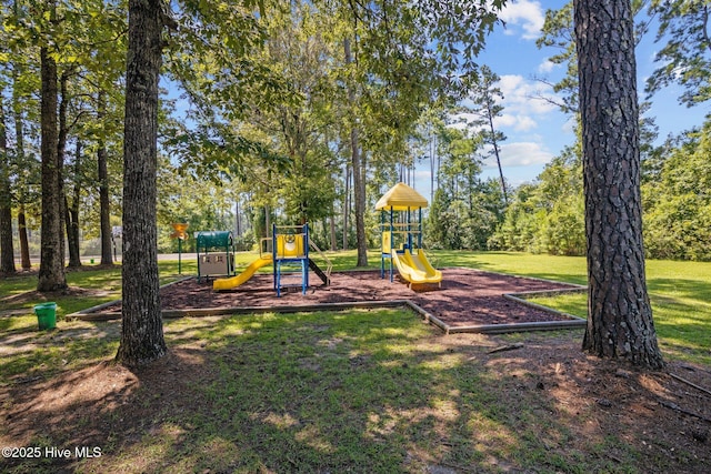 community play area with a yard