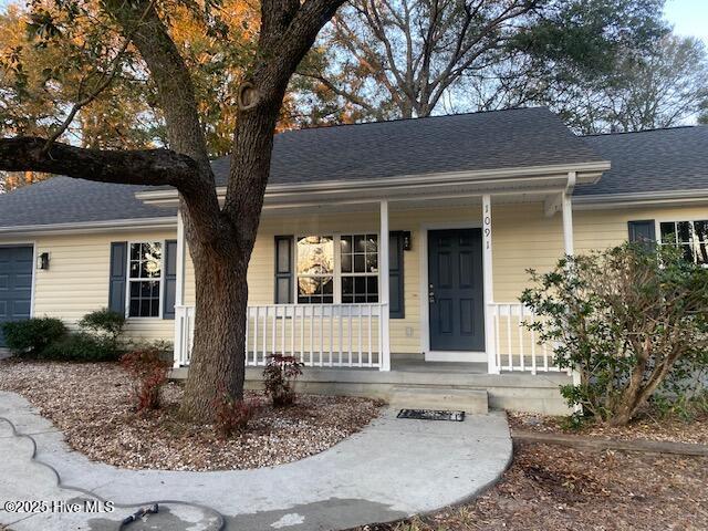 view of front of house featuring a porch