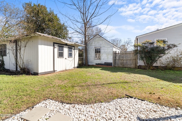 view of yard with an outdoor structure