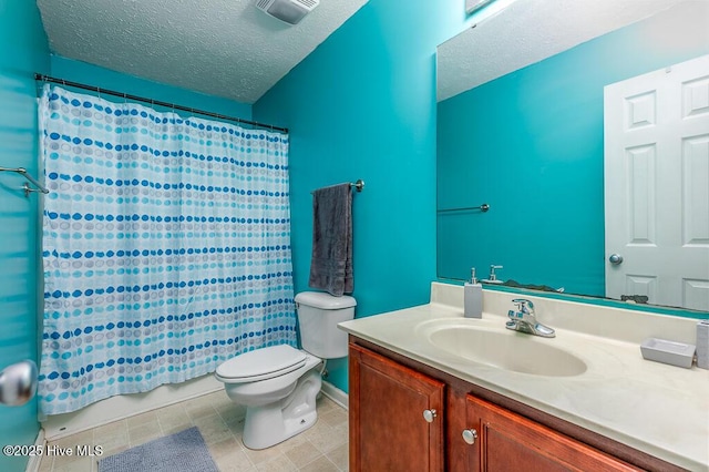 bathroom featuring vanity, toilet, a textured ceiling, visible vents, and shower / bath combo with shower curtain