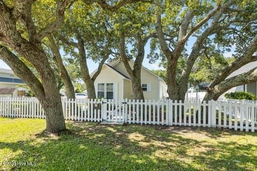 2011 Fisher St, Morehead City, NC 28557 - view of front of property