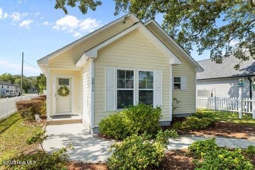 2011 Fisher St, Morehead City, NC 28557 - view of bungalow