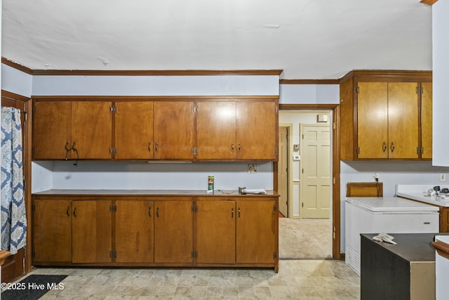 kitchen featuring ornamental molding