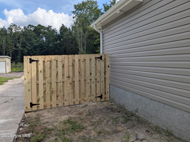 159 Montague Rd, Currie, NC 28435 - view of gate