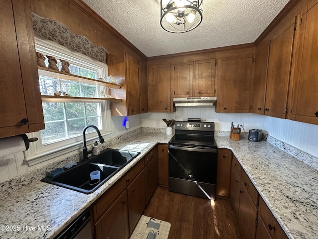 kitchen with dark wood-style flooring, a sink, a textured ceiling, black range with electric cooktop, and under cabinet range hood