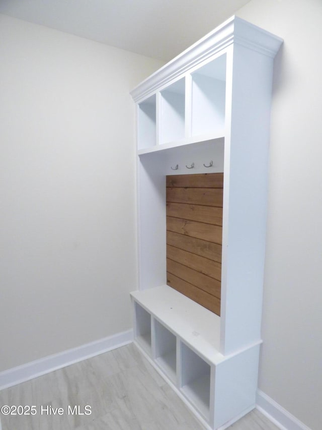 mudroom featuring baseboards