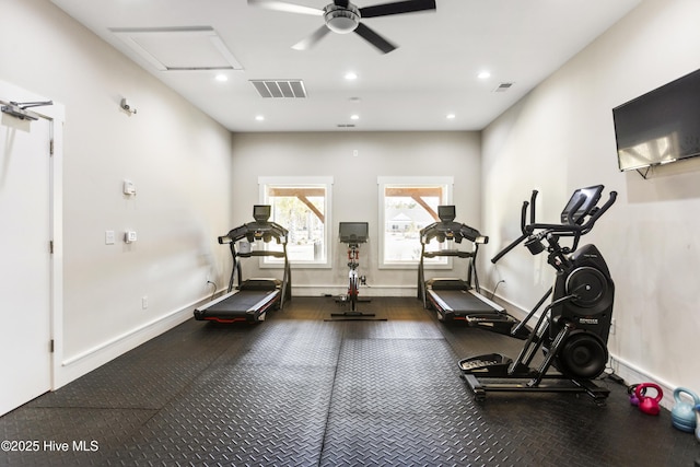 workout room with baseboards, ceiling fan, visible vents, and recessed lighting