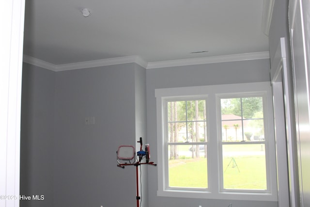 104 Backfield Dr, Newport, NC 28570 - detailed view of ornamental molding