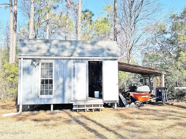 view of outbuilding with an outbuilding