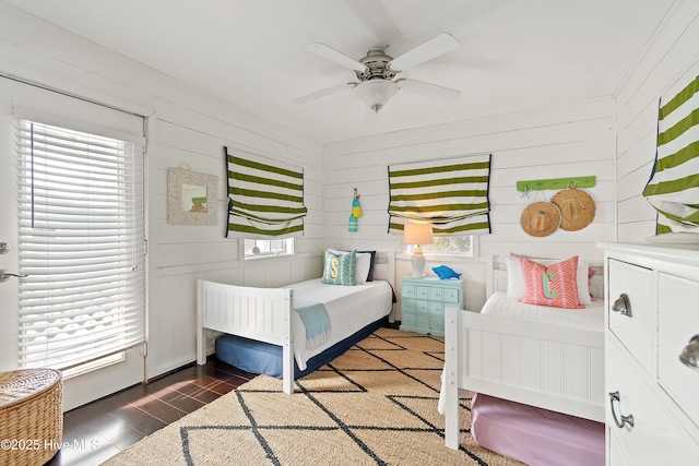 bedroom featuring ceiling fan