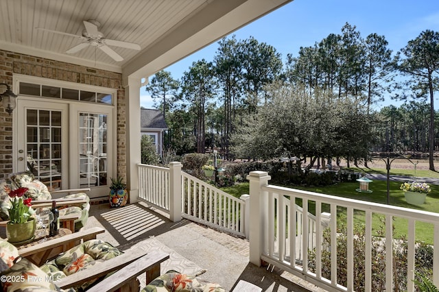 view of patio featuring a ceiling fan