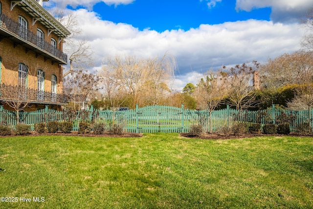 view of yard featuring fence