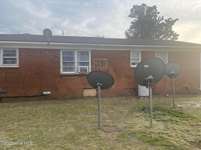 2671 Four Way Rd, Snow Hill, NC 28580 - details featuring brick siding and crawl space
