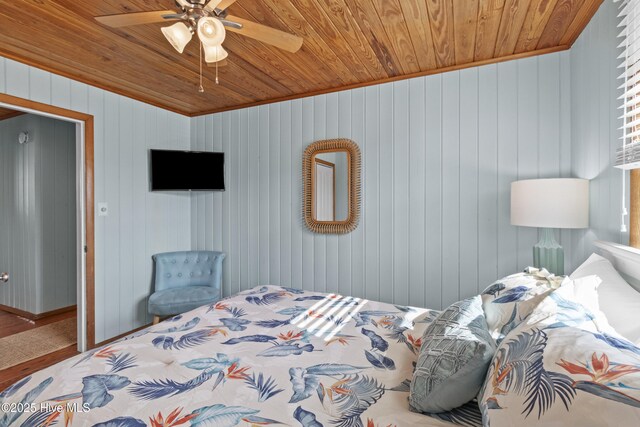 full bathroom featuring wooden ceiling, visible vents, a sink, and toilet