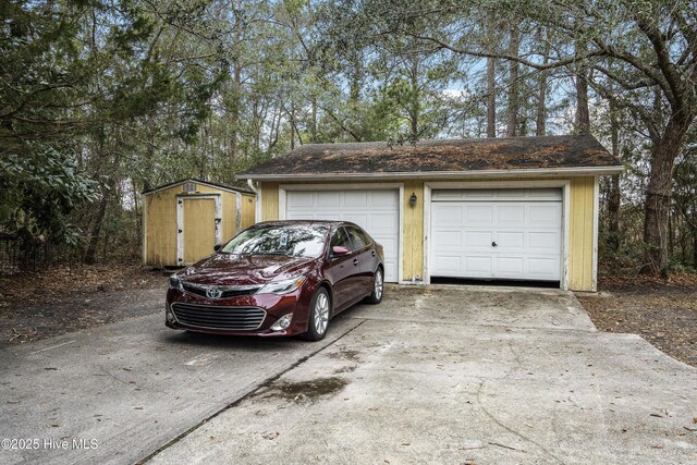 view of detached garage