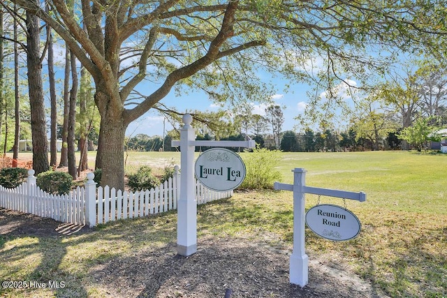 exterior details featuring fence
