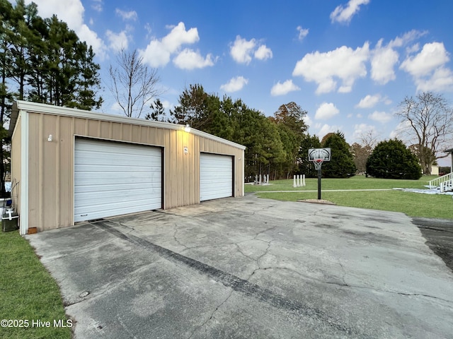 view of detached garage