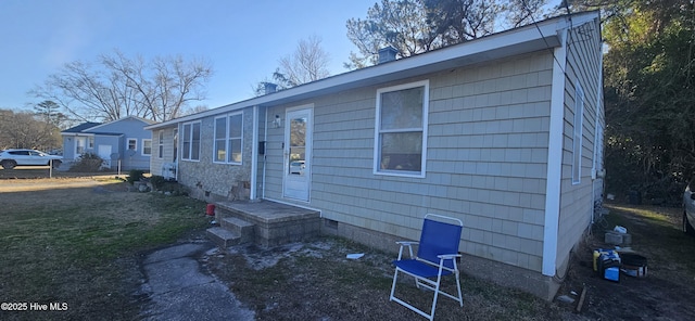 view of front facade featuring crawl space