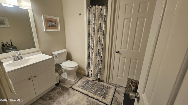 full bathroom with a shower with shower curtain, toilet, and vanity