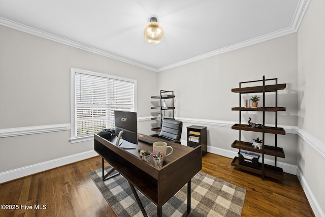 office area with crown molding, wood finished floors, and baseboards