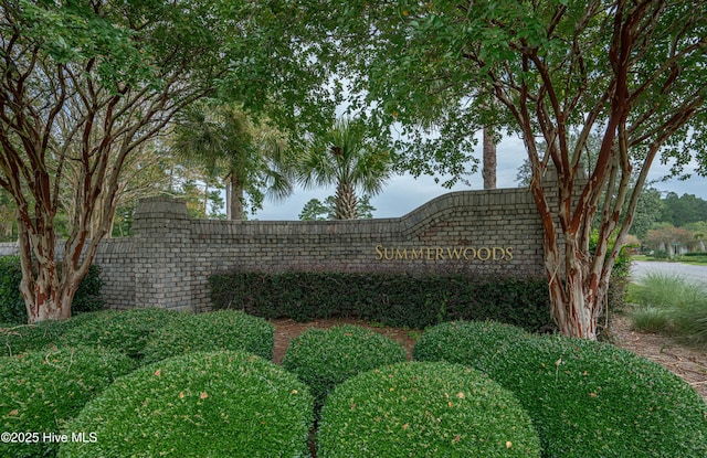 view of community / neighborhood sign