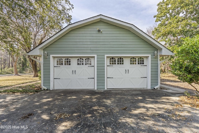 view of detached garage