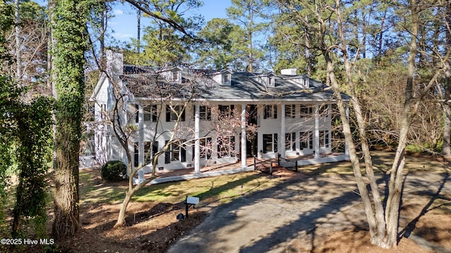 view of front of property