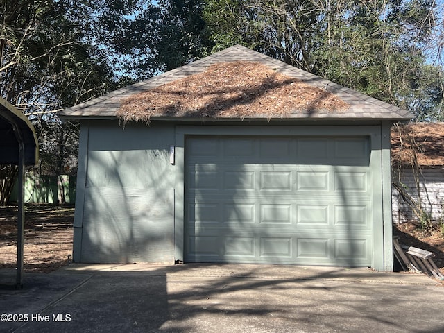 view of detached garage