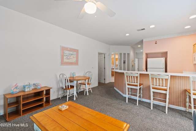 dining area featuring ceiling fan, recessed lighting, visible vents, and baseboards