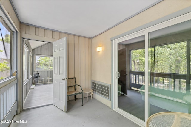 entryway featuring concrete floors and visible vents