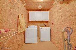 laundry room featuring independent washer and dryer